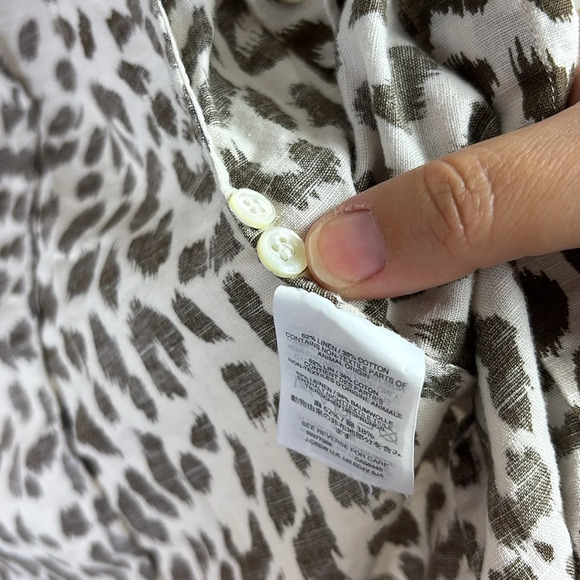 J. Crew The Perfect Shirt In Leopard Cheetah Animal Print Button Down Top size 4 - Picture 7 of 12